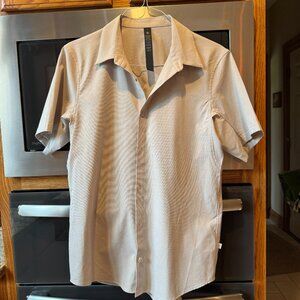Men's Lululemon Airing Easy Short Sleeve Shirt Button Up Lt Grey L